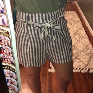 Striped linen shorts 💎
